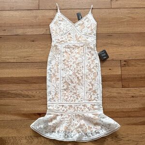 Lulus Alluring Love Lace Midi Dress NWT White Beige Trumpet Hem XS Bridal